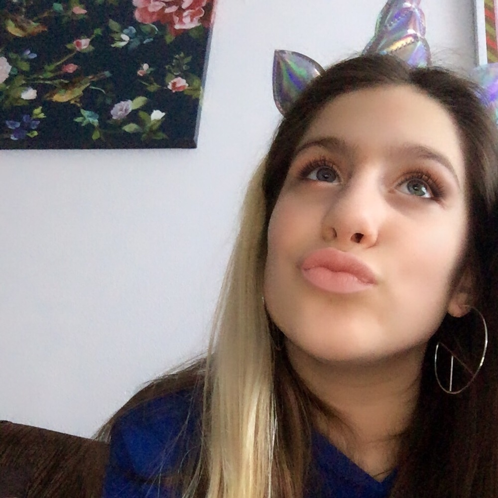 Meet your Posher, Maia